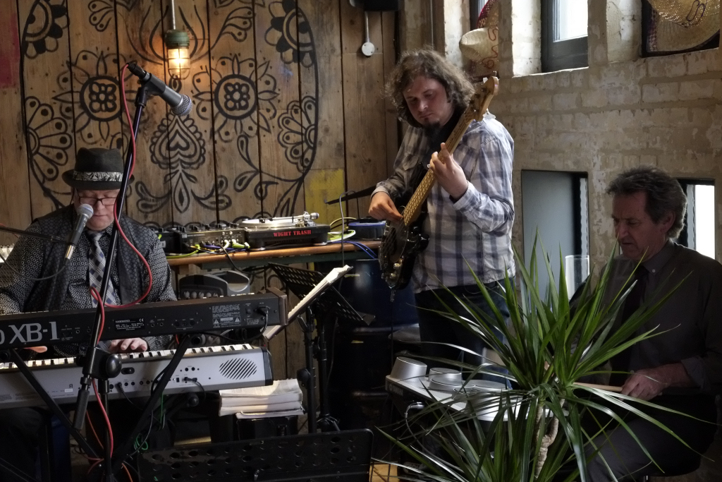 Fringe Gigs around Newport